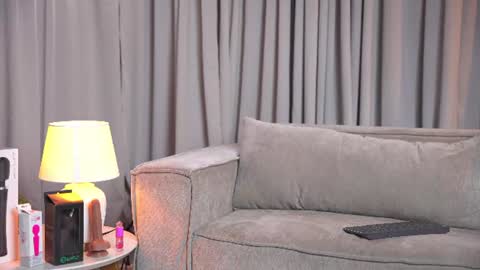 mia_buny_ online show from 06-11-26, 12:25