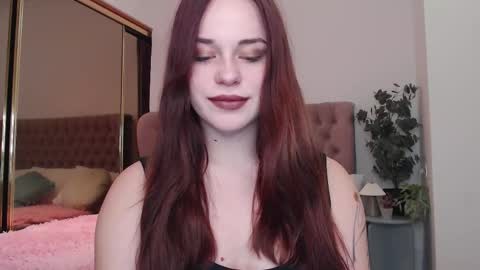 Snapshot of mia_c1oudy chatting on 10-19-25, 09:48 Mia online show from 10-19-25, 09:48