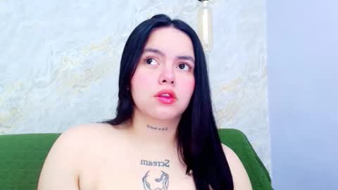 Mia  online show from 10-10-25, 12:04