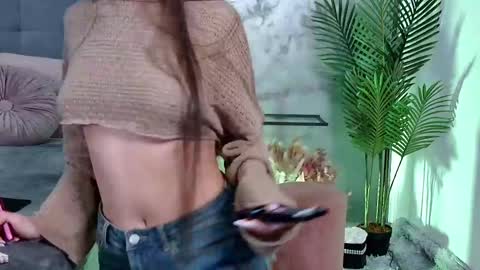 Freya Allen online show from 02-17-25, 09:19