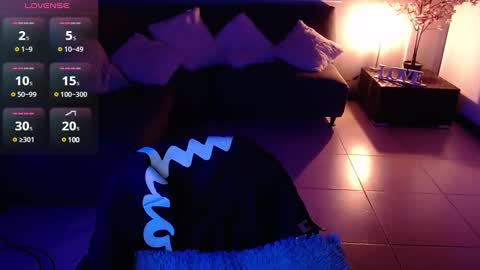 Snapshot of mia_collens_ chatting on 01-08-25, 02:14 MIA online show from 01-08-25, 02:14