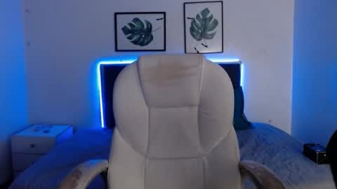 Snapshot of mia_collens_ chatting on 11-22-25, 02:32 MIA online show from 11-22-25, 02:32