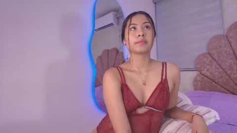 Snapshot of mia_collenss chatting on 07-17-26, 03:35 Mia online show from 07-17-26, 03:35