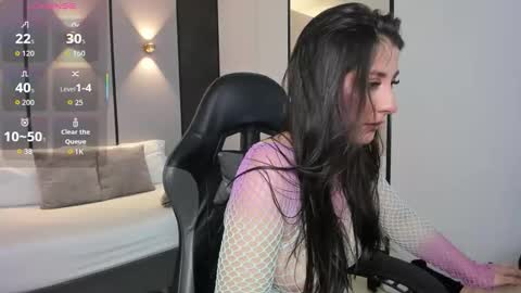 M I A  online show from 03-25-26, 02:28