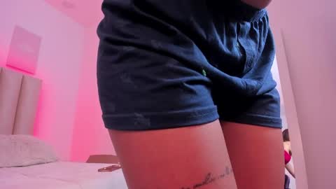 mia_corner online show from 03-27-26, 06:41