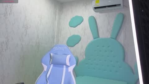 Mia Cuttee online show from 09-28-25, 03:12