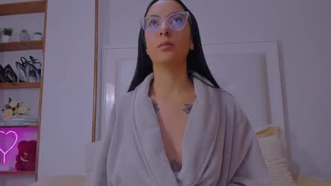 Snapshot of mia_daniellshot chatting on 03-02-25, 12:32 Sarah Luna online show from 03-02-25, 12:32