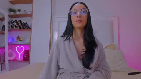 Snapshot of mia_daniellshot chatting on 03-05-25, 12:55 Sarah Luna online show from 03-05-25, 12:55