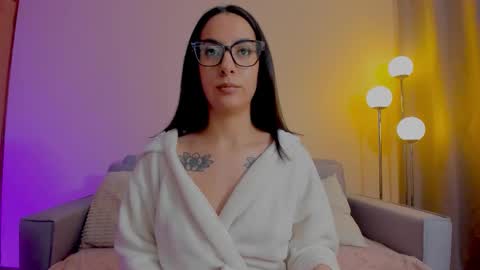 Snapshot of mia_daniellshot chatting on 03-01-26, 01:24 Sarah Luna online show from 03-01-26, 01:24