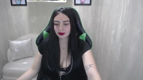 Snapshot of mia_desire_a chatting on 07-30-26, 04:17 Mia online show from 07-30-26, 04:17