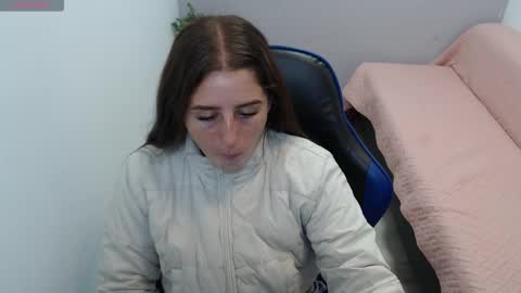 Mia online show from 02-09-26, 01:59