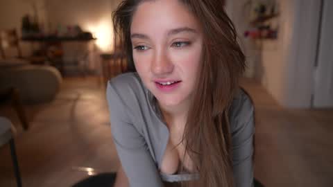 Snapshot of mia_dynasty chatting on 11-28-25, 06:32 Mia online show from 11-28-25, 06:32