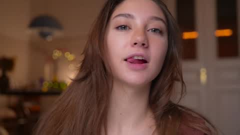 Snapshot of mia_dynasty chatting on 12-05-25, 06:26 Mia online show from 12-05-25, 06:26