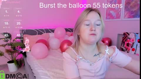 Mia online show from 10-04-25, 07:28