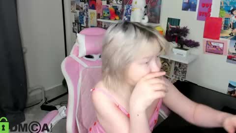 Snapshot of mia_ferd chatting on 05-05-26, 03:03 Mia online show from 05-05-26, 03:03