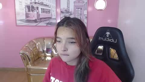 Mia online show from 10-05-25, 12:36