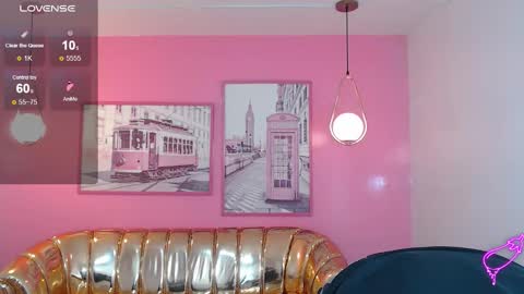 Mia online show from 11-19-25, 01:22