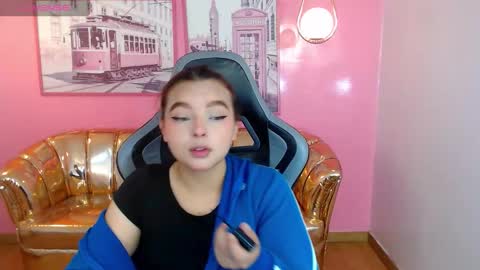 Mia online show from 12-20-25, 01:18