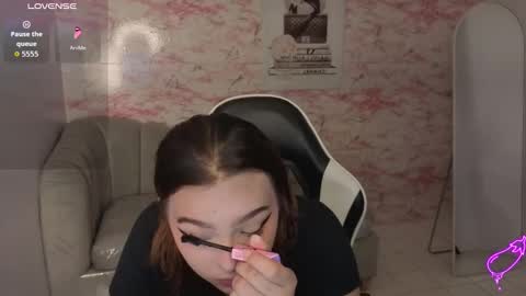 Mia online show from 02-22-26, 01:20