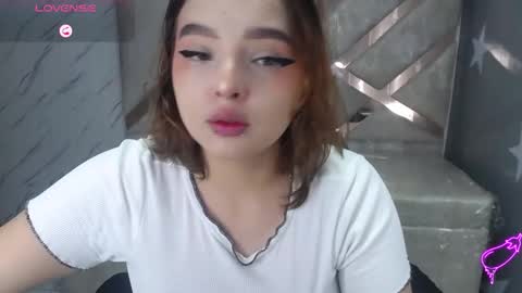 Mia online show from 03-23-26, 01:04