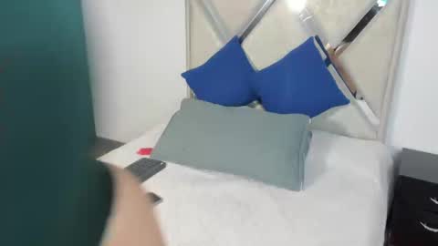 mia fox online show from 11-12-25, 12:27