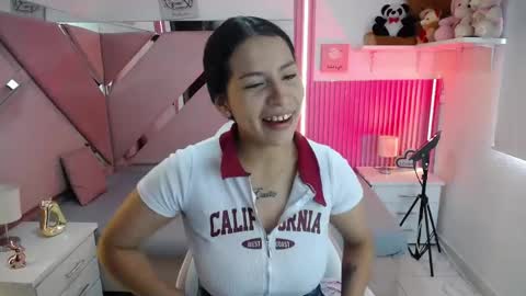 Snapshot of mia_garcia28 chatting on 06-04-26, 01:39 mia_garcia28 online show from 06-04-26, 01:39