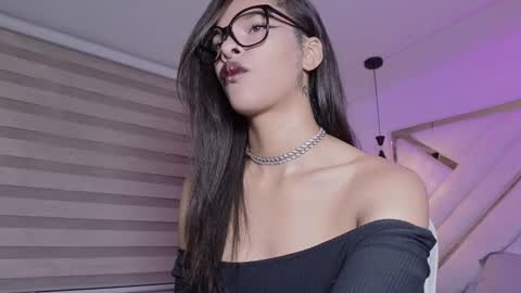 Mia online show from 02-01-26, 03:16