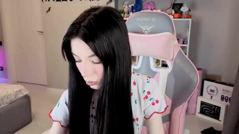 MIA HELP ME REACH 100 LIKES online show from 11-18-25, 03:16