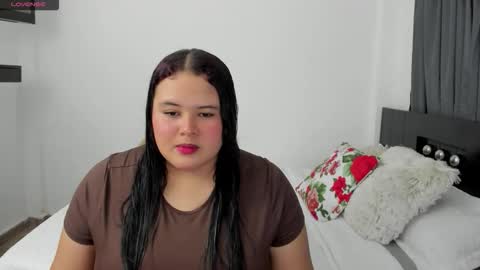 Snapshot of mia_hot2323 chatting on 04-29-26, 09:32 Mia hot online show from 04-29-26, 09:32