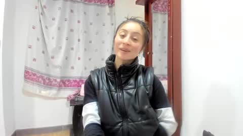 mia kaneee online show from 12-11-24, 09:01
