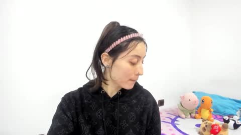 mia kaneee online show from 12-21-24, 04:19