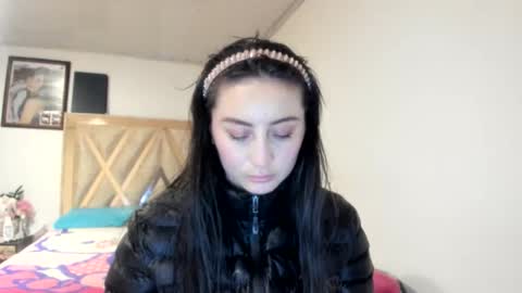 mia kaneee online show from 11-22-25, 01:15