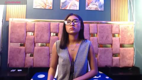 Snapshot of mia_konor06 chatting on 05-11-26, 10:43 Mia. online show from 05-11-26, 10:43