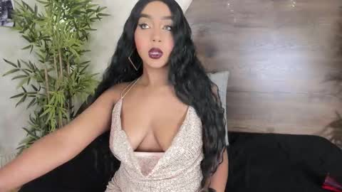 mia_lacy online show from 11-19-25, 07:47