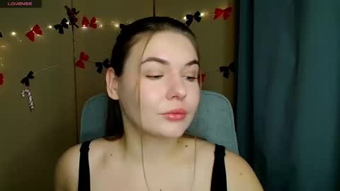 mia_lemm online show from 12-19-25, 08:21