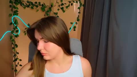 mia_lemm online show from 04-17-26, 07:00