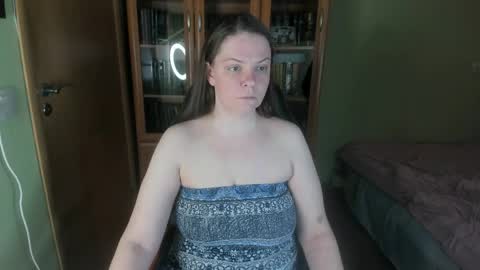 Snapshot of mia_lores chatting on 04-30-26, 09:26 mia_lores online show from 04-30-26, 09:26