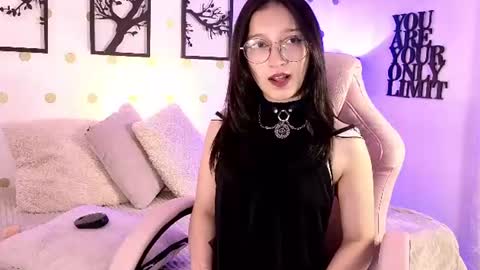 Snapshot of mia_luna0 chatting on 07-06-26, 11:07 Mia online show from 07-06-26, 11:07