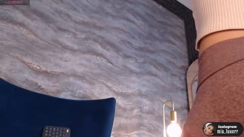 Snapshot of mia_luxor chatting on 07-09-26, 12:09 mia_luxor online show from 07-09-26, 12:09
