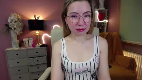 Mia online show from 12-23-24, 07:38