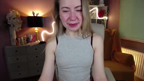 Mia online show from 01-06-25, 08:14