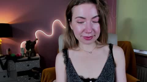 Mia online show from 09-27-25, 07:13