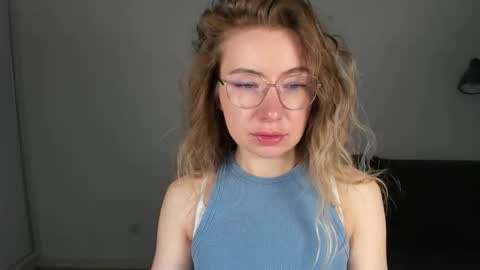 Snapshot of mia_luxx92 chatting on 01-11-26, 02:33 Mia online show from 01-11-26, 02:33