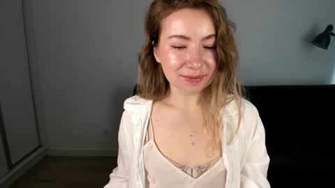 Mia online show from 03-28-26, 07:30