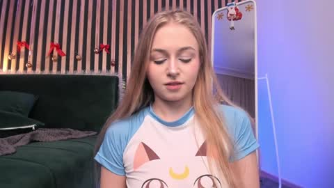 Snapshot of mia_meows chatting on 12-04-24, 06:28 Mia here Appreciate your support online show from 12-04-24, 06:28