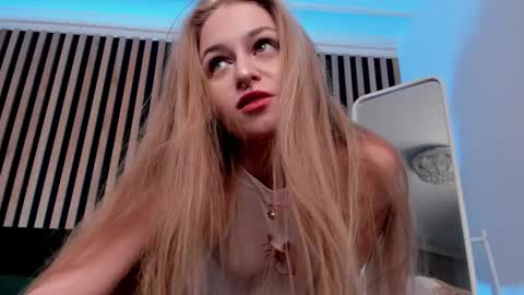 Snapshot of mia_meows chatting on 02-24-25, 06:47 Mia here Appreciate your support online show from 02-24-25, 06:47