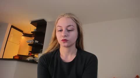 Snapshot of mia_meows chatting on 09-21-25, 10:50 Mia here Appreciate your support online show from 09-21-25, 10:50