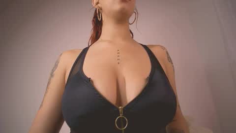 Snapshot of mia_millers2311 chatting on 02-07-26, 12:09 mia independent model online show from 02-07-26, 12:09