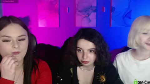 mia_mooon_ online show from 04-23-26, 12:29
