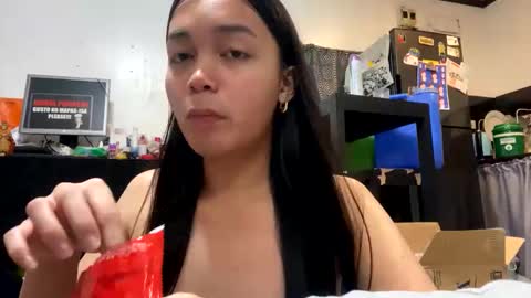 Snapshot of mia_mow chatting on 01-25-25, 07:18 They called me MIA online show from 01-25-25, 07:18